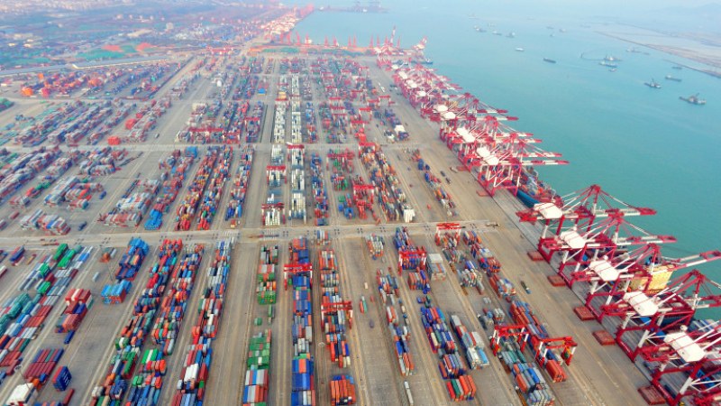 Логистичният сектор търси бързи решения след затварянето на пристанището в Шанхай