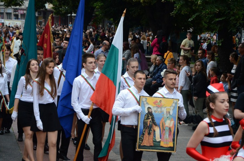 Пловдив посреща 24 май с грандиозно шествие и множество концерти