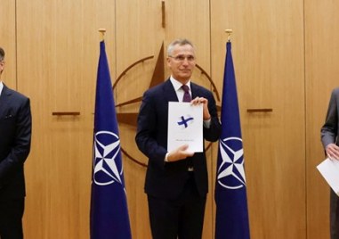 Генералният секретар на НАТО Йенс Столтенберг прие днес заявките на