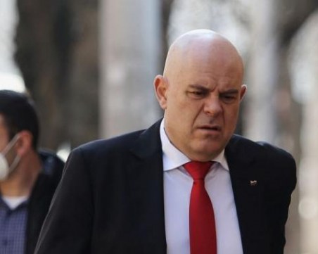 ВСС отложи дебатът за отстраняването на Гешев