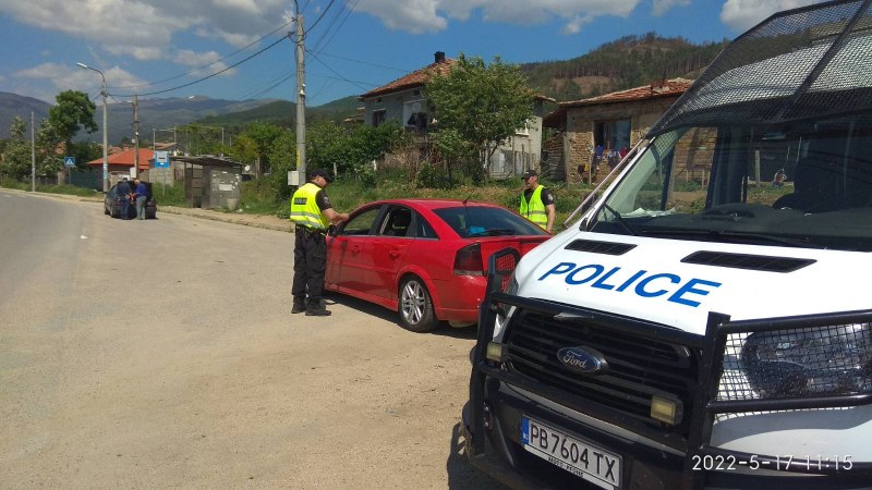 Акция на полицията в Карловско, проверени са над 280 души