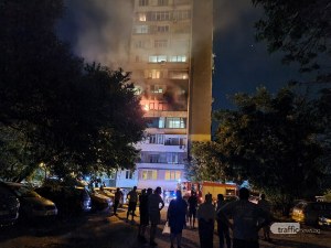 Пожар лумна в жилищен блок в Тракия