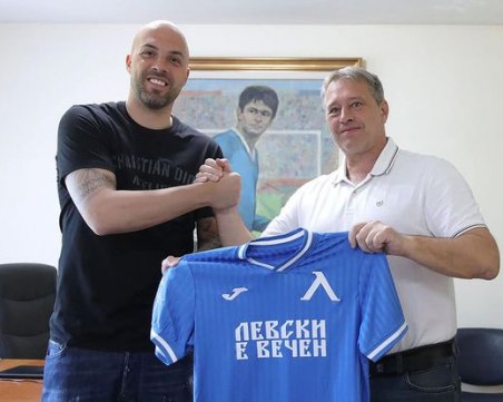 Ники Михайлов остава в Левски и през следващия сезон