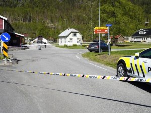 Въоръжен с нож рани трима души в Норвегия