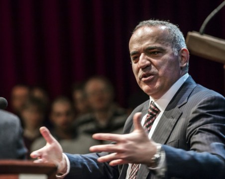 Русия обяви Каспаров и Ходорковски за чужди агенти