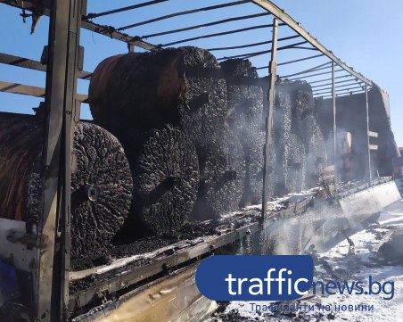 Турски тир се запали на АМ Тракия, затрудни движението
