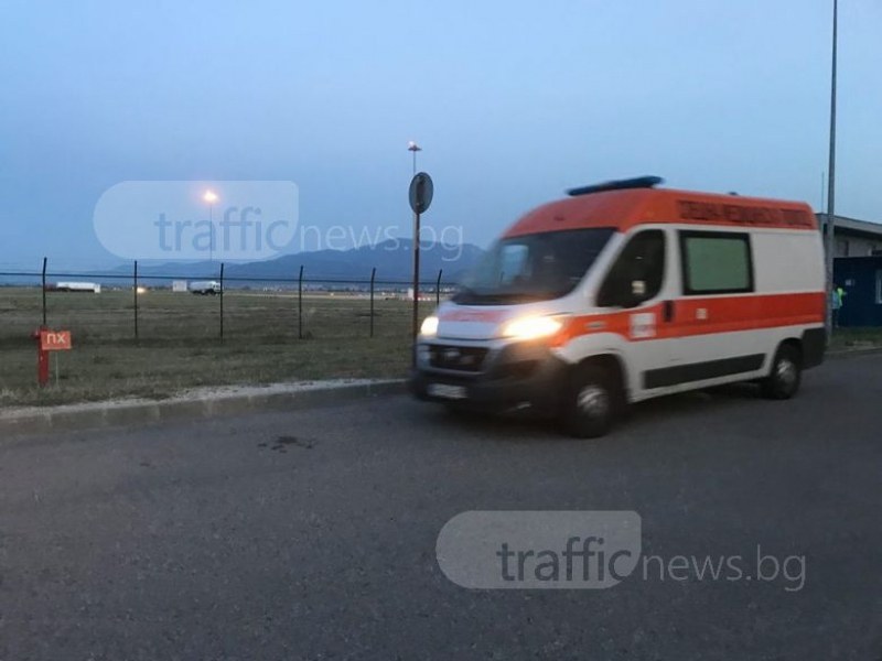 Зверска катастрофа с три коли край Пловдив, двама души загинаха