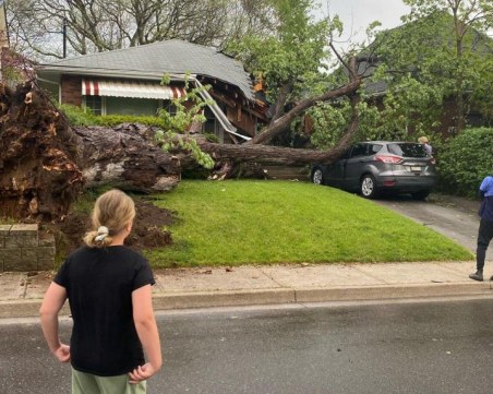Мощни бури взеха живота на четирима души в Канада