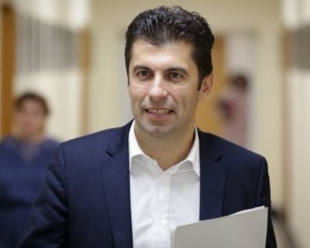 Кирил Петков иска свикване на КСНС за Северна Македония