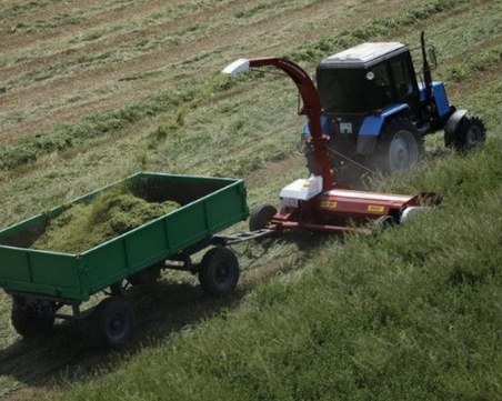 Комбайн падна в река край Пловдив, комбайнерът - пиян