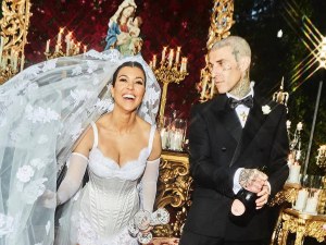 Кортни Кардашиян се омъжи с пищна церемония в Италия