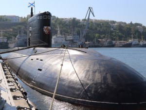 Руска подводница изстреля четири крилати ракети