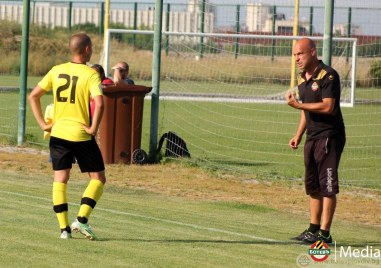 Ботев Пловдив се раздели с треньора на дублиращия отбор Стефан Стоянов
