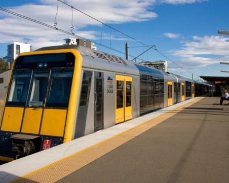 Събев се хвали с процедура за влакове за 1 млрд., сред тях и тези за S-Bahn в Пловдив