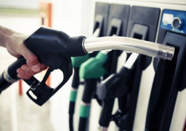 Отстъпката от 25 стотинки на литър гориво да се приспада
