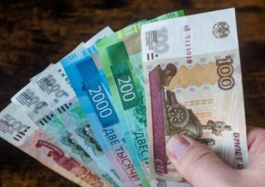 Русия ще погасява дълга си в рубли обяви финансовото министерство
