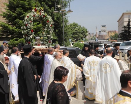 Мощите на Светите братя отпътуваха от България за Света гора