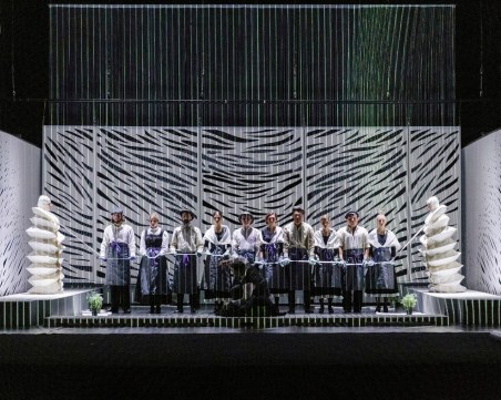 Пловдивският театър или тънката копринена нишка на успеха