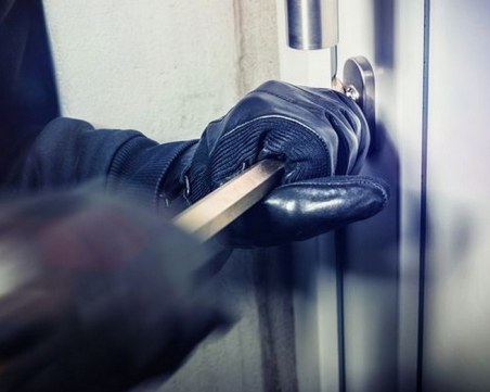 Арестуваха мъж за кражба от магазин в Кричим