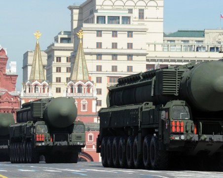 Беларус потвърди: Доставяме оръжия за Русия