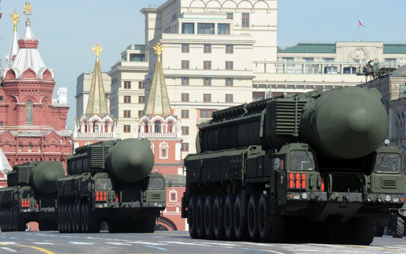 Беларуският премиер Роман Головченко потвърди, че страната доставя оръжие на