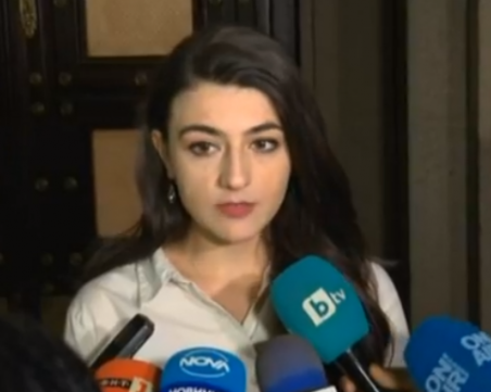 Бориславова: Темата за Република Северна Македония ще мине през парламента