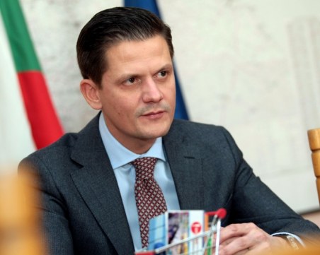 Отстраненият шеф на КЗК стана зам.-министър