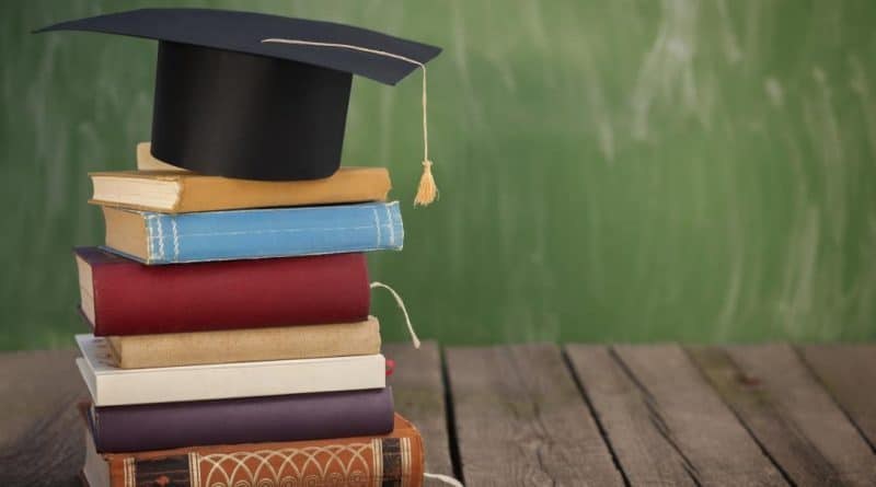 Докторантската стипендия се увеличава с 50%