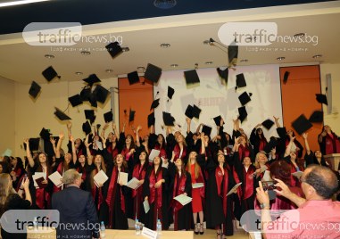 На тържествена церемония в Медицински университет Пловдив бяха връчени