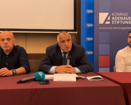 Бойко Борисов: До 1-2 години колите ще подхвръкват по магистралите като мини