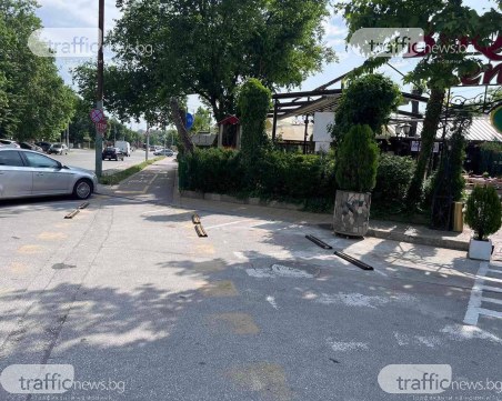 Кметството в Тракия сложи ограничители за паркиране пред 