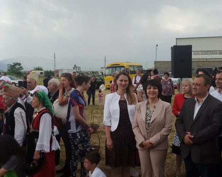 Министърът на земеделието: Трябва да съхраним вековните традиции в отглеждането на рози