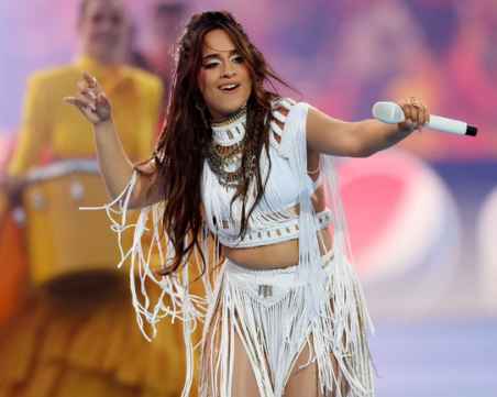 Камила Кабейо се оплака от феновете на Ливърпул и Реал Мадрид