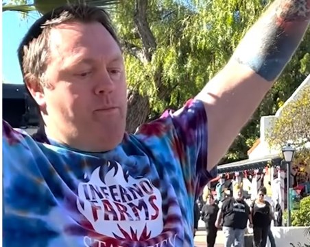 Мъж постави световен рекорд, след като изяде три люти чушки за по-малко от девет секунди