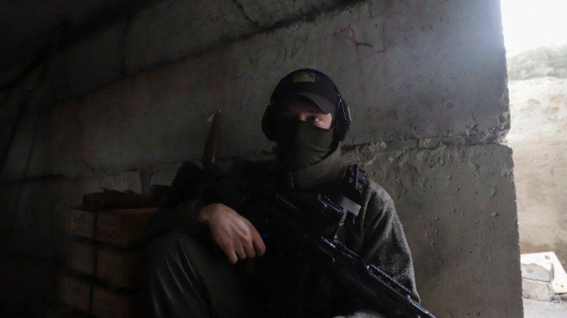 Руски и украински военни водят ожесточени сражения в град в