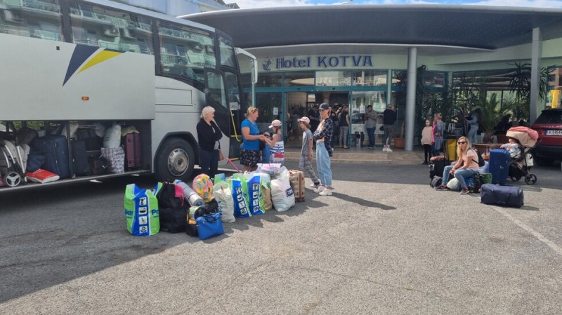 Тече организация по извозване на бежанците от Варна. Във влака