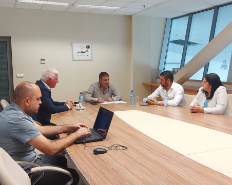 Обсъдиха мерки за възстановяване на дейността на Фонда за развитие на Летище Пловдив