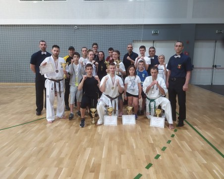 Пловдивски каратеки с 9 медала от турнир в Шумен