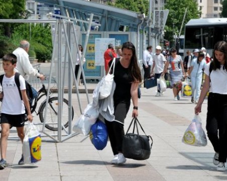 Втори ден от преместването на украинските бежанци: Само 80 потеглиха към София