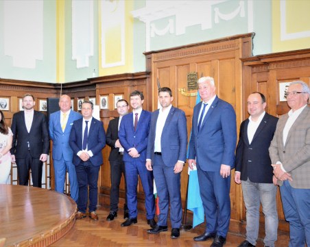 Пловдив ще черпи опит за градския транспорт от чешкия град