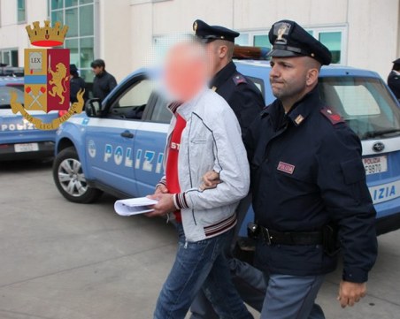 Виктор Спига носил нож по време на ареста си в Италия