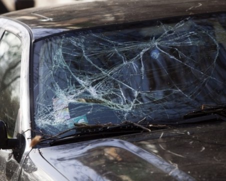 Заловиха вандал, потрошил кола в Пазарджик