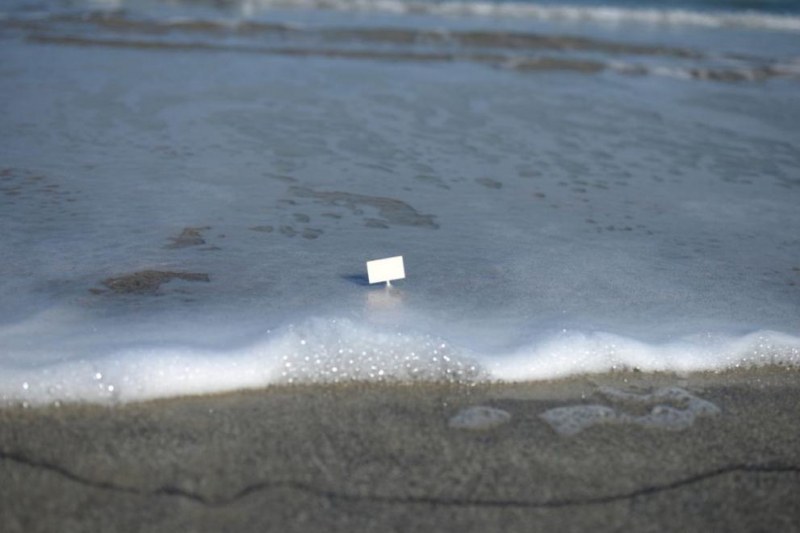 Морето край Гърция изхвърли кокаин, доброволци го метнаха в боклука