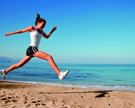 С бързо ходене или с бягане се отслабва по-бързо?