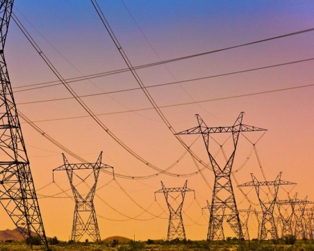 Кабинетът удължи компенсациите за цените на тока