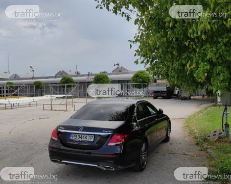 Мъж реши да паркира Мерцедеса си на Гребната база, за да изпие чаша кафе