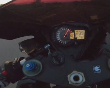 Моторист фуча с 299 км/ч между Хасково и Димитровград, хвали се в социалните мрежи