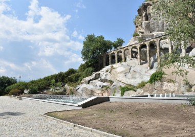 Големите горещини в Пловдив тепърва започват но част от фонтаните