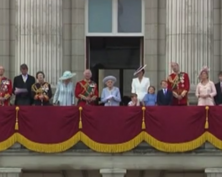 Елизабет II откри сама празненствата за платинения ѝ юбилей на трона