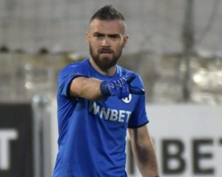 Локо преподписа с основен играч